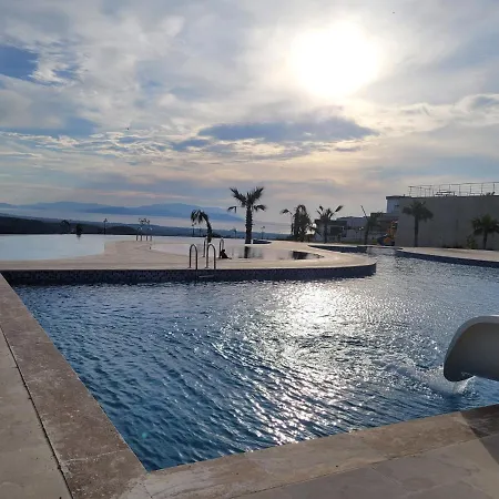 Gray House Kusadasi Daire Ağaçlı
