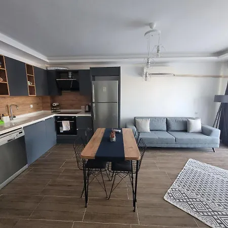 Gray House Kusadasi Ağaçlı