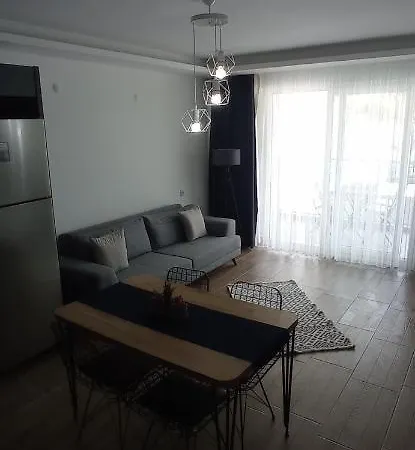 Gray House Kusadasi Ağaçlı